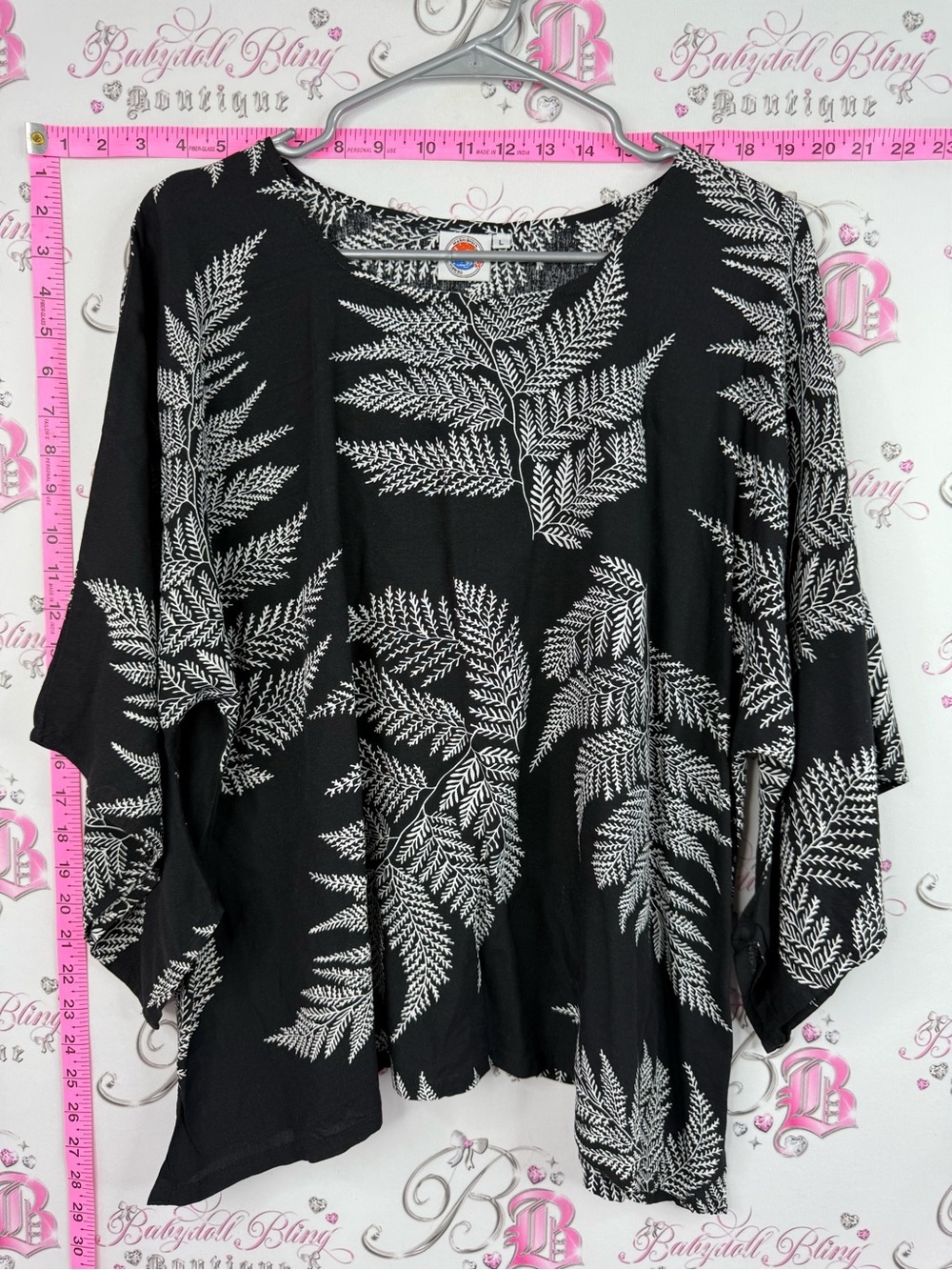 Makai beach Hawaii Black Fern Print shirt Top - Lightweight Style